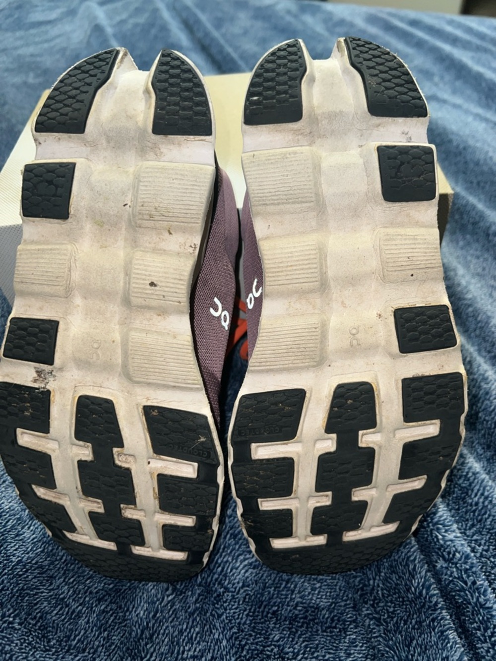 On Cloud Women's Lavender Athletic Sneakers with Orange Laces Size 8 (men’s 6.5) - Picture 4 of 7